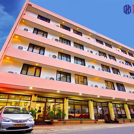 Hotel Excellency Kochi Exterior foto