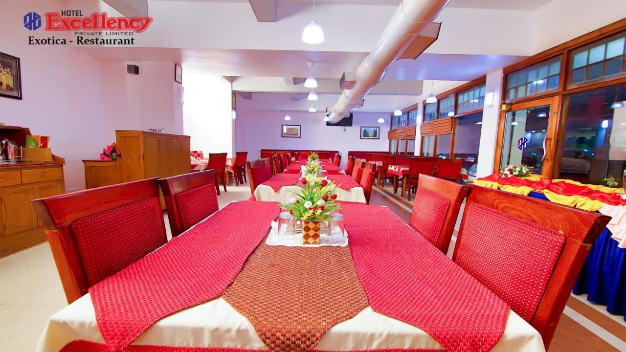 Hotel Excellency Kochi Exterior foto
